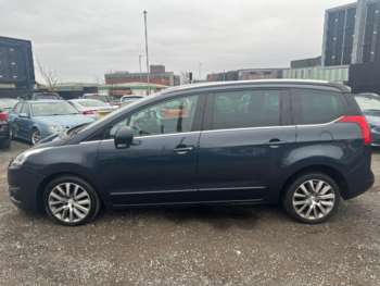 Used Peugeot 5008 2015 for sale - 74152402: Photo