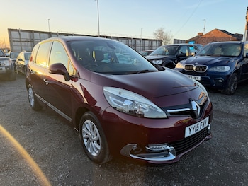 2015 (15) - 1.5 dCi Dynamique TomTom Energy 5dr [Start Stop]