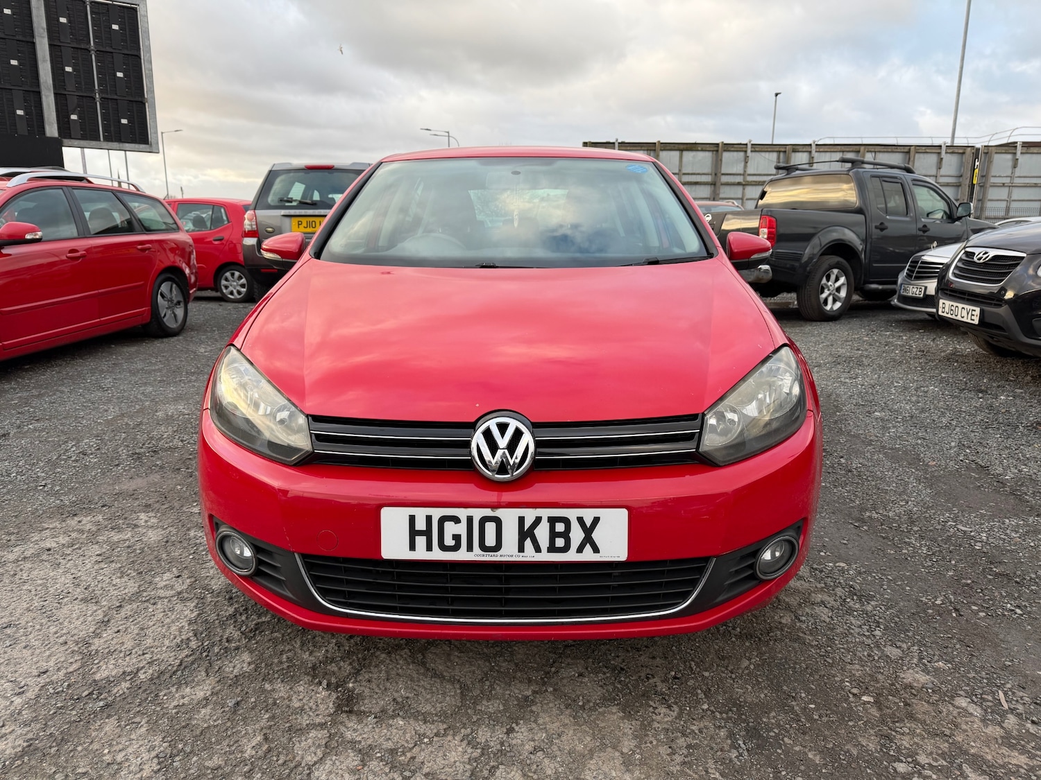 Used Volkswagen Golf 2010 for sale - 76893335: Photo 2