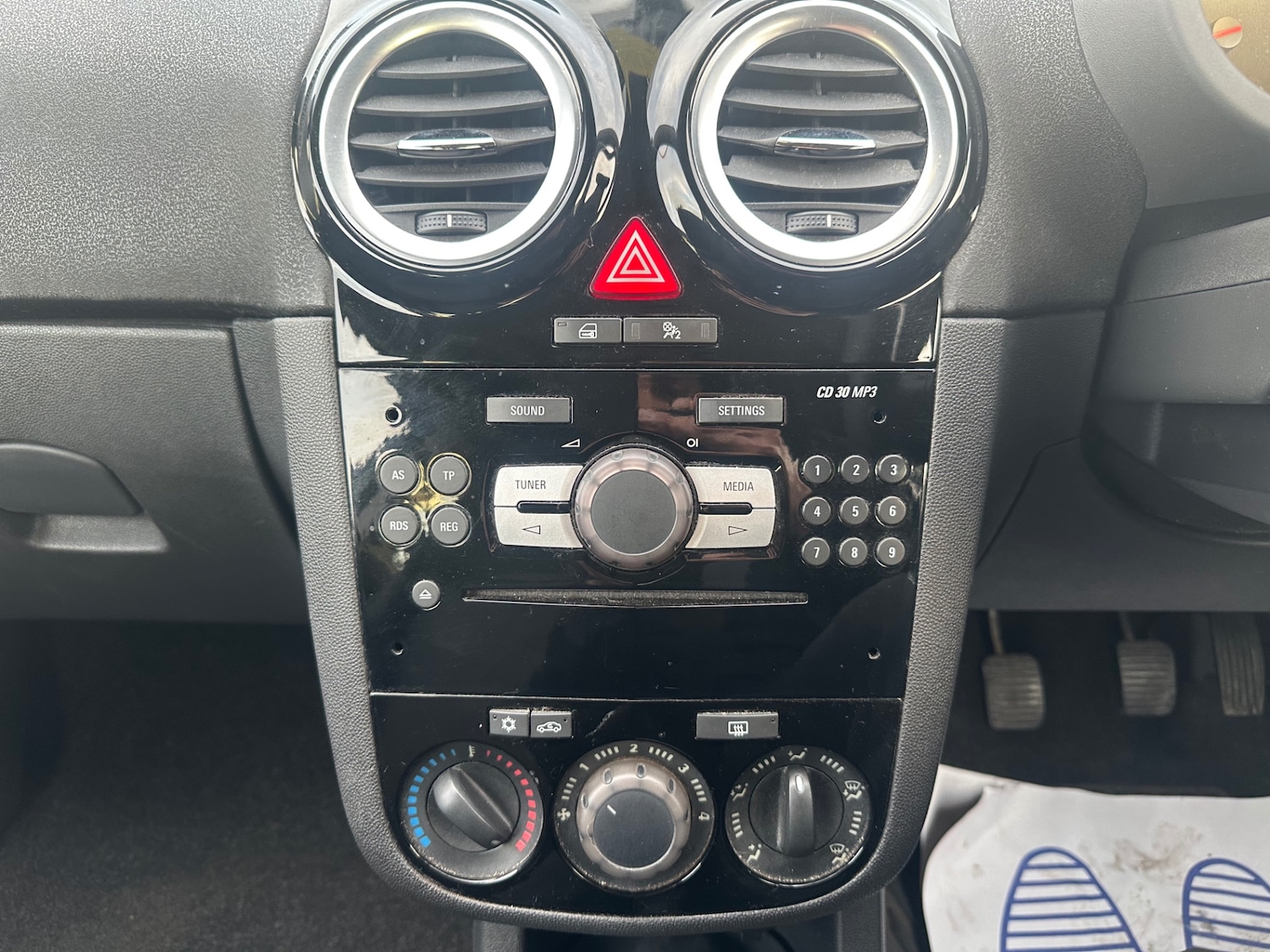 Used Vauxhall Corsa 2014 for sale - 76290394: Photo 18