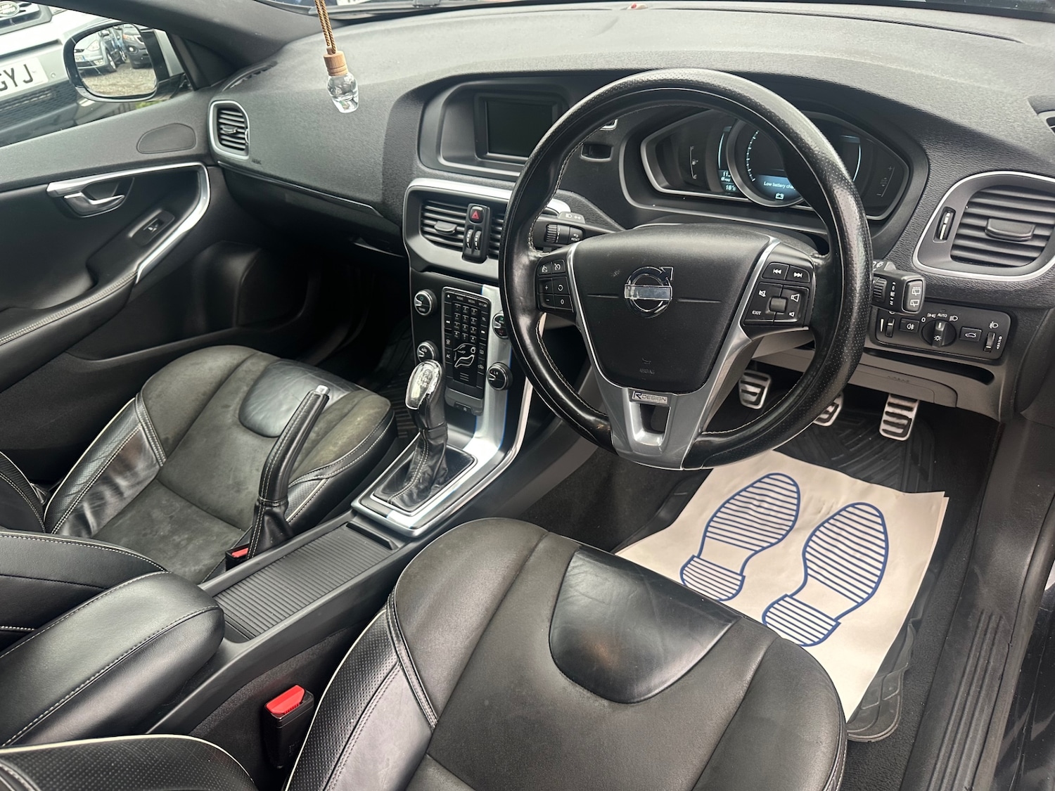 Used Volvo V40 2013 for sale - 75997097: Photo 12
