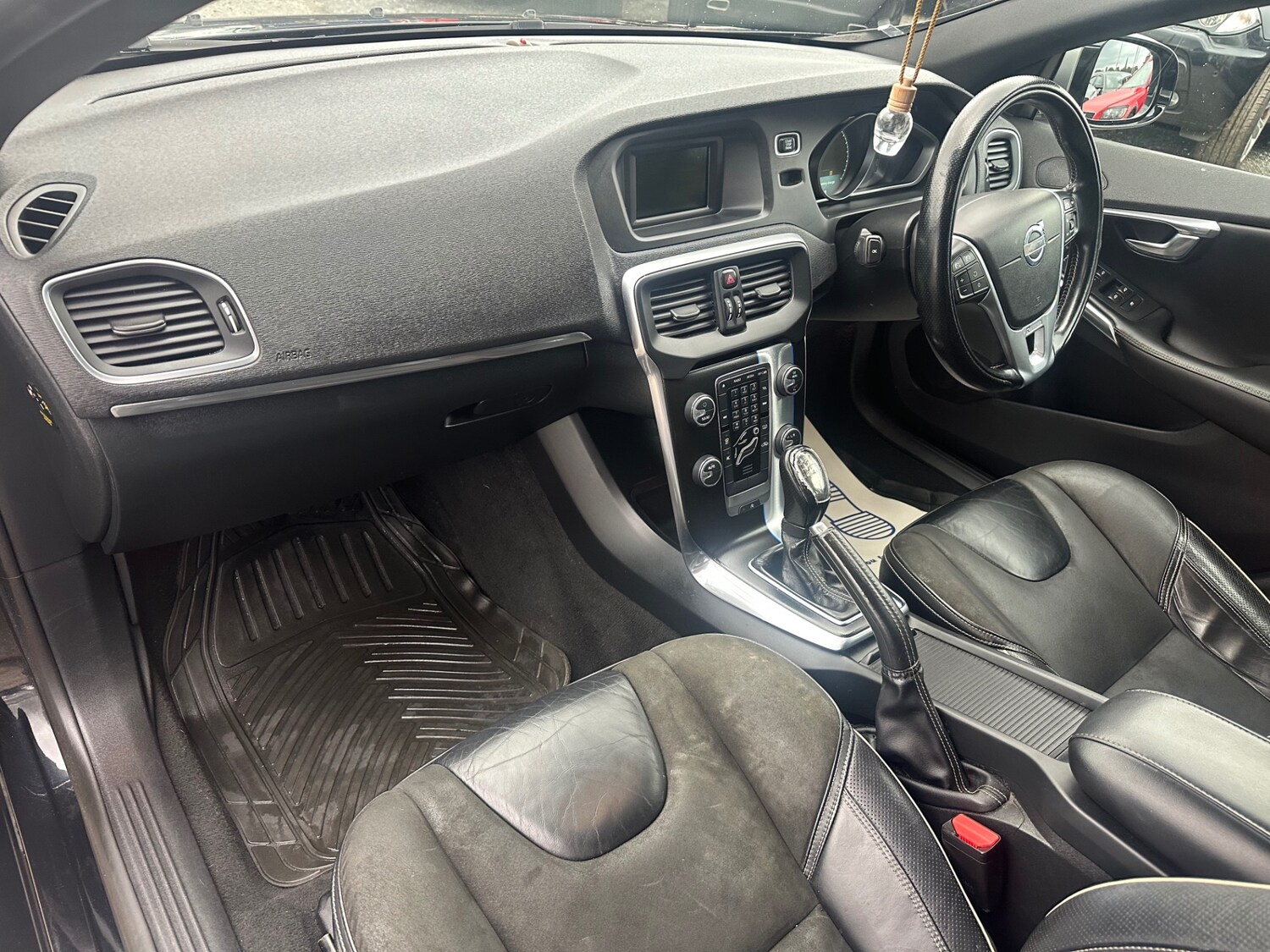 Used Volvo V40 2013 for sale - 75997097: Photo 15