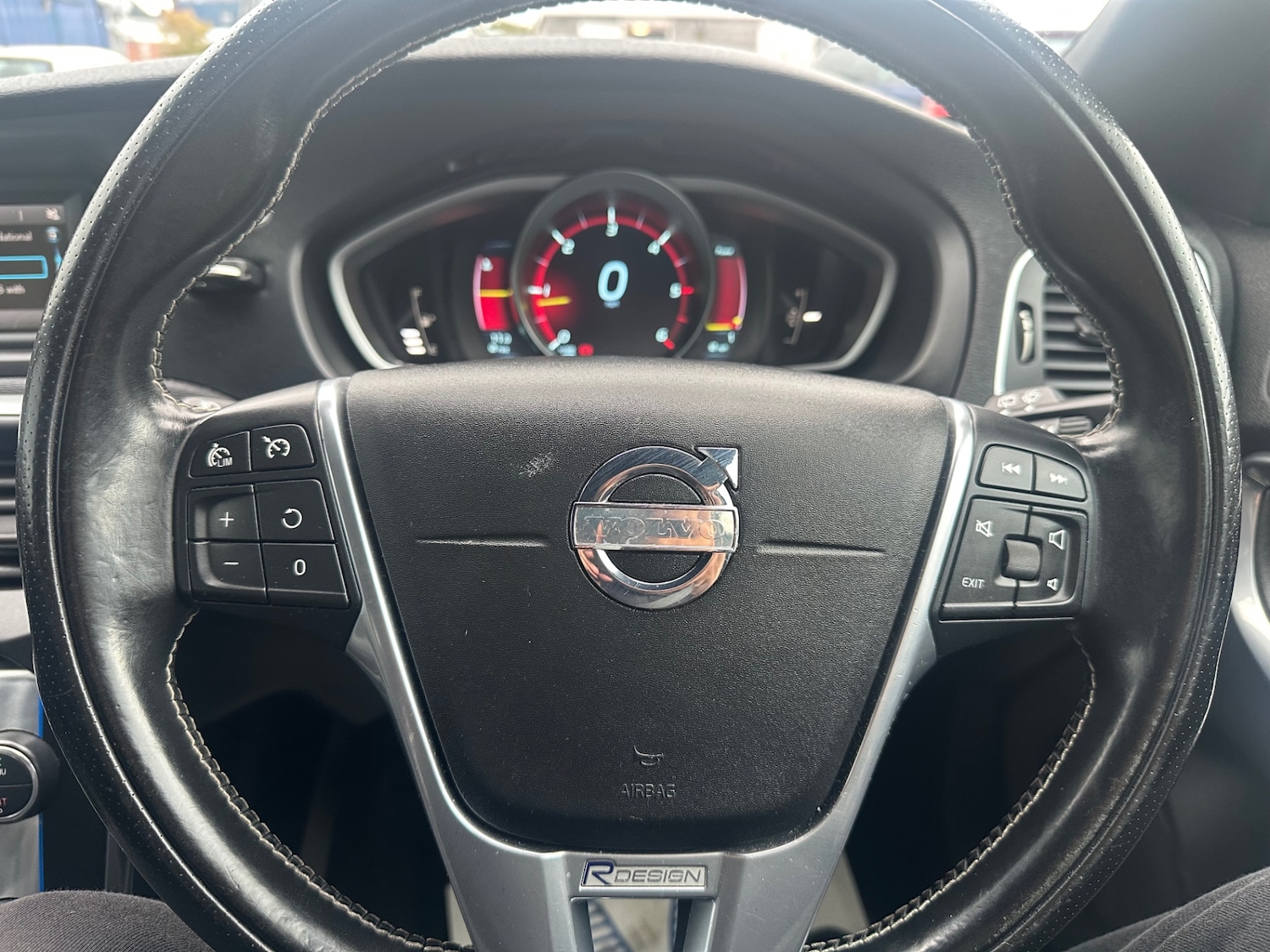 Used Volvo V40 2013 for sale - 75997097: Photo 17