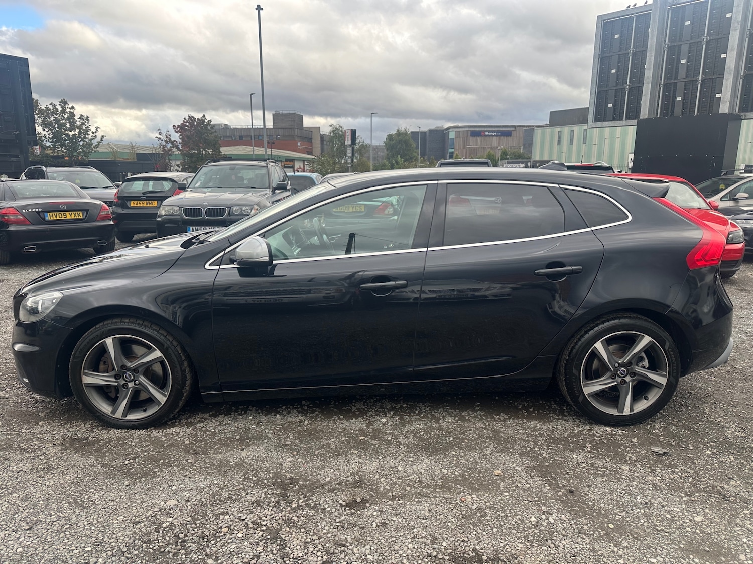 Used Volvo V40 2013 for sale - 75997097: Photo 4
