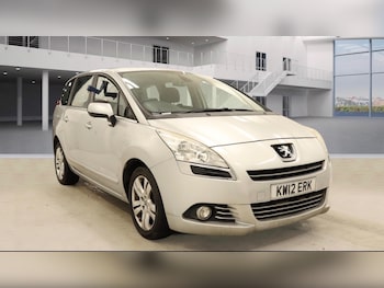 Used Peugeot 5008 2012 for sale - 77497589: Photo