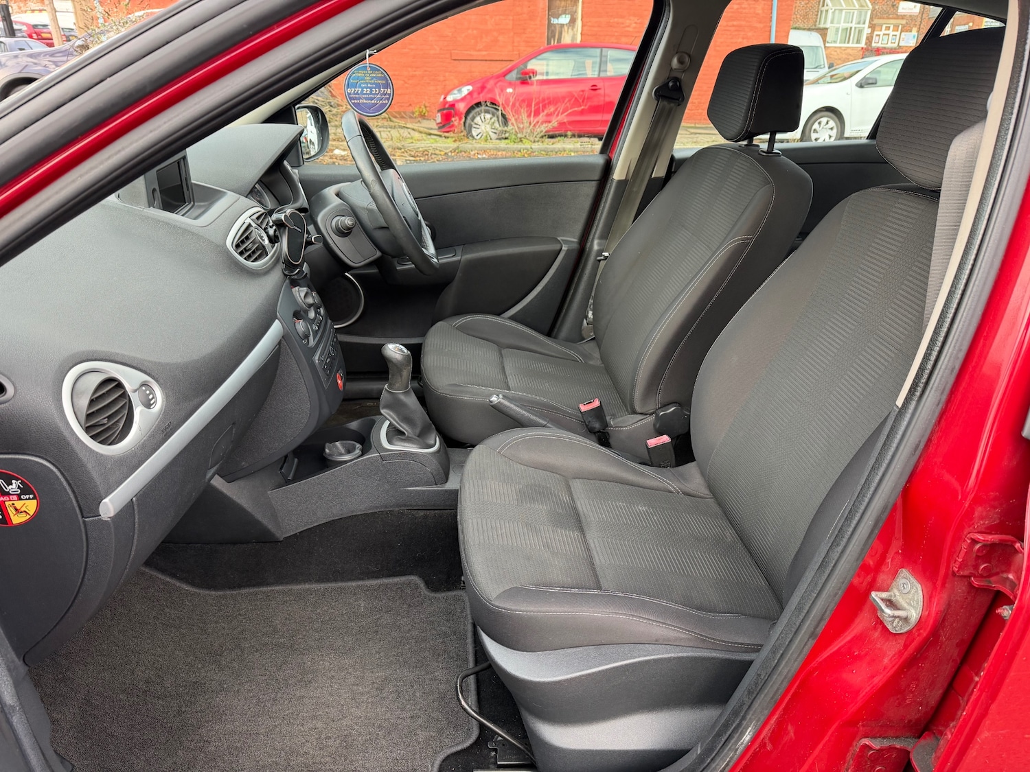 Used Renault Clio 2011 for sale - 76834661: Photo 14