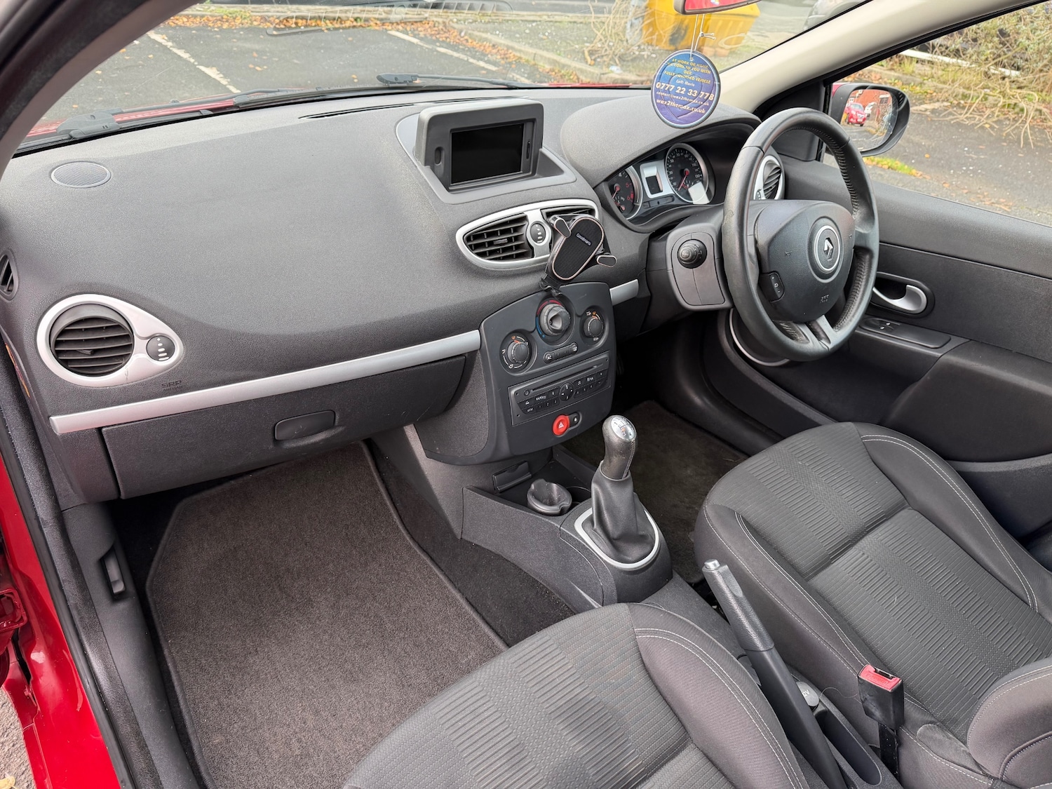 Used Renault Clio 2011 for sale - 76834661: Photo 15