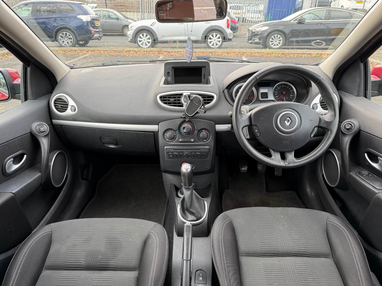 Used Renault Clio 2011 for sale - 76834661: Photo 16
