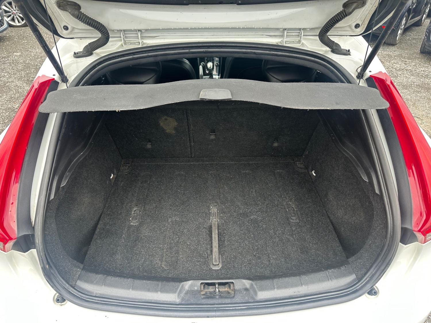 Used Volvo V40 2013 for sale - 76198641: Photo 9