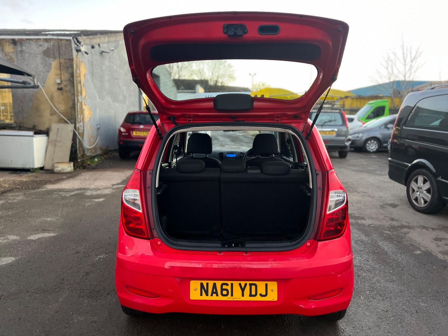 Used Hyundai i10 2011 for sale - 76701249: Photo 13