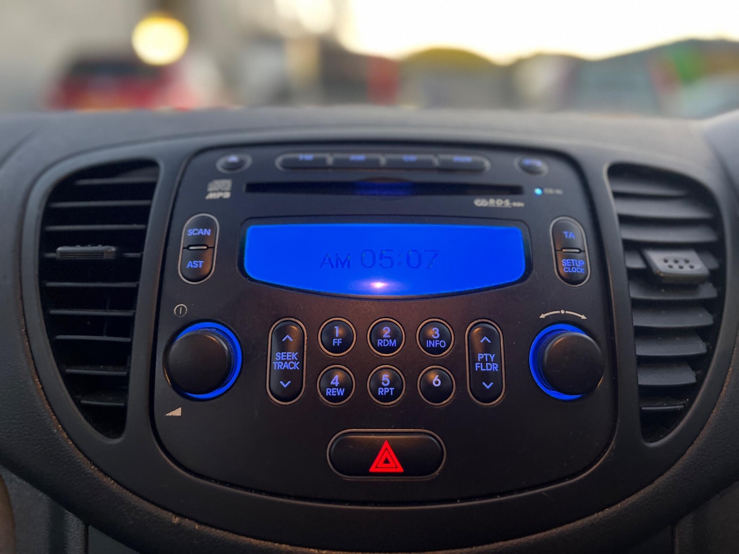 Used Hyundai i10 2011 for sale - 76701249: Photo 27