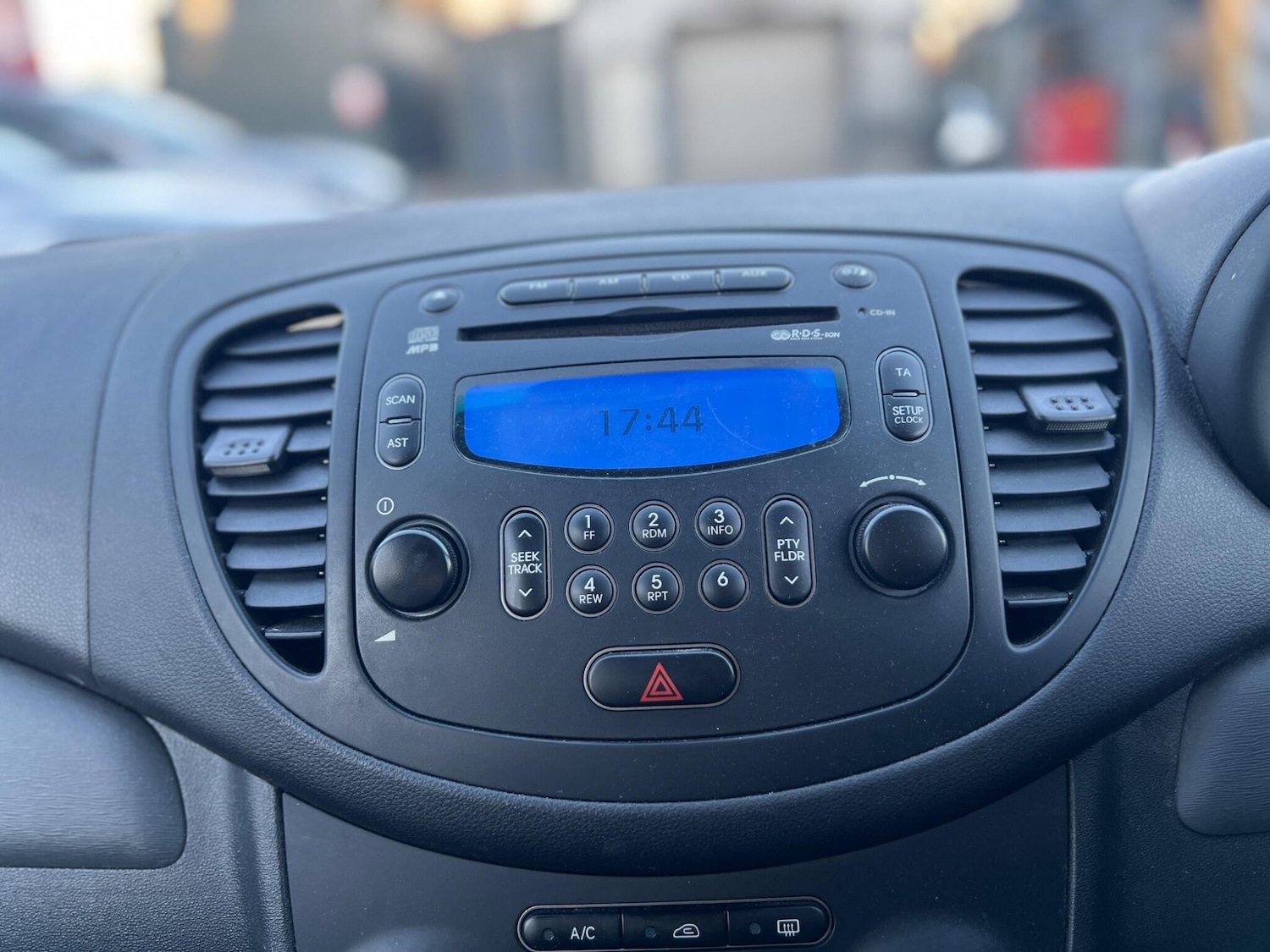 Used Hyundai i10 2013 for sale - 77957166: Photo 21