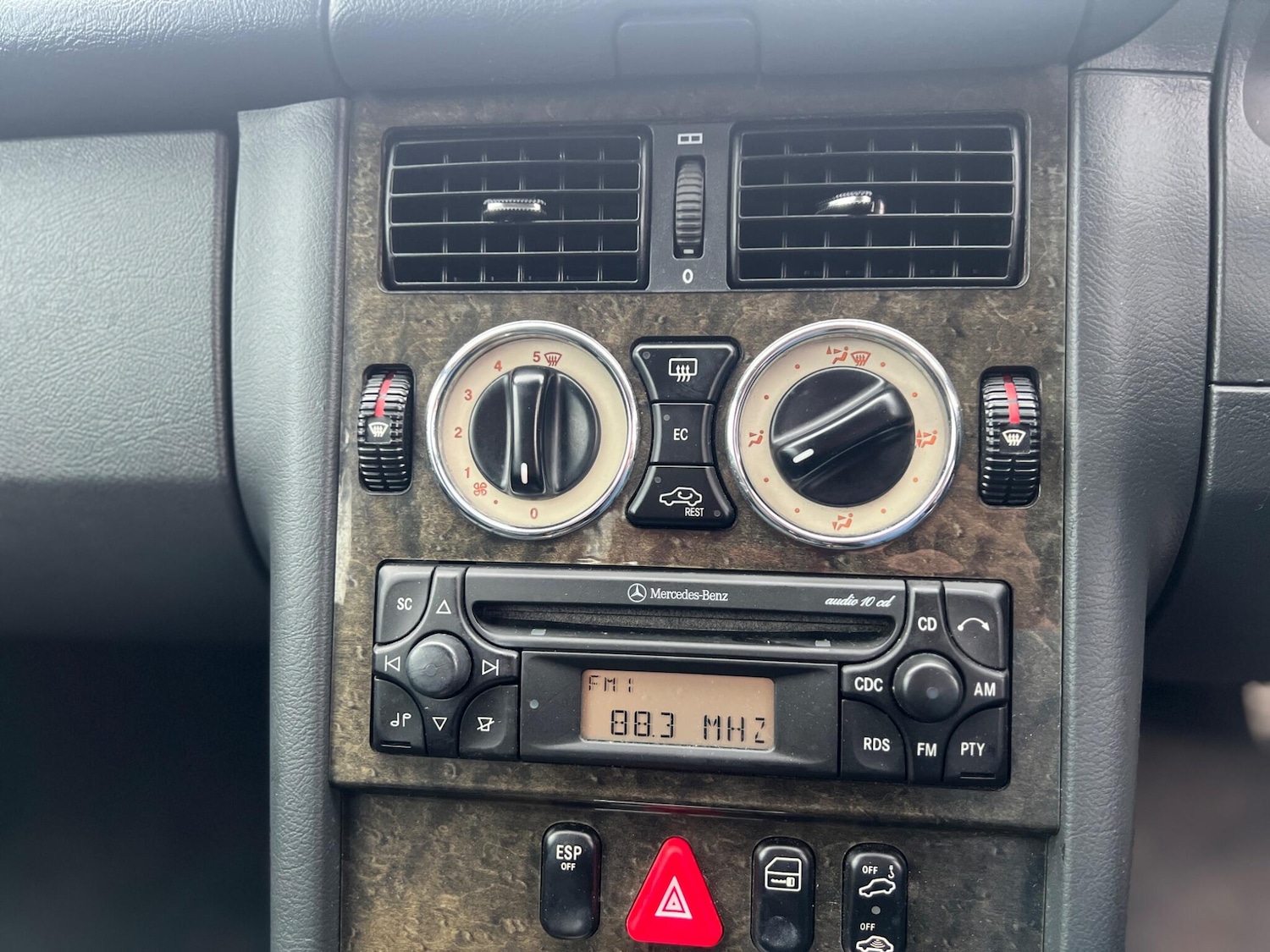 Used Mercedes-Benz SLK 2001 for sale - 77166518: Photo 17