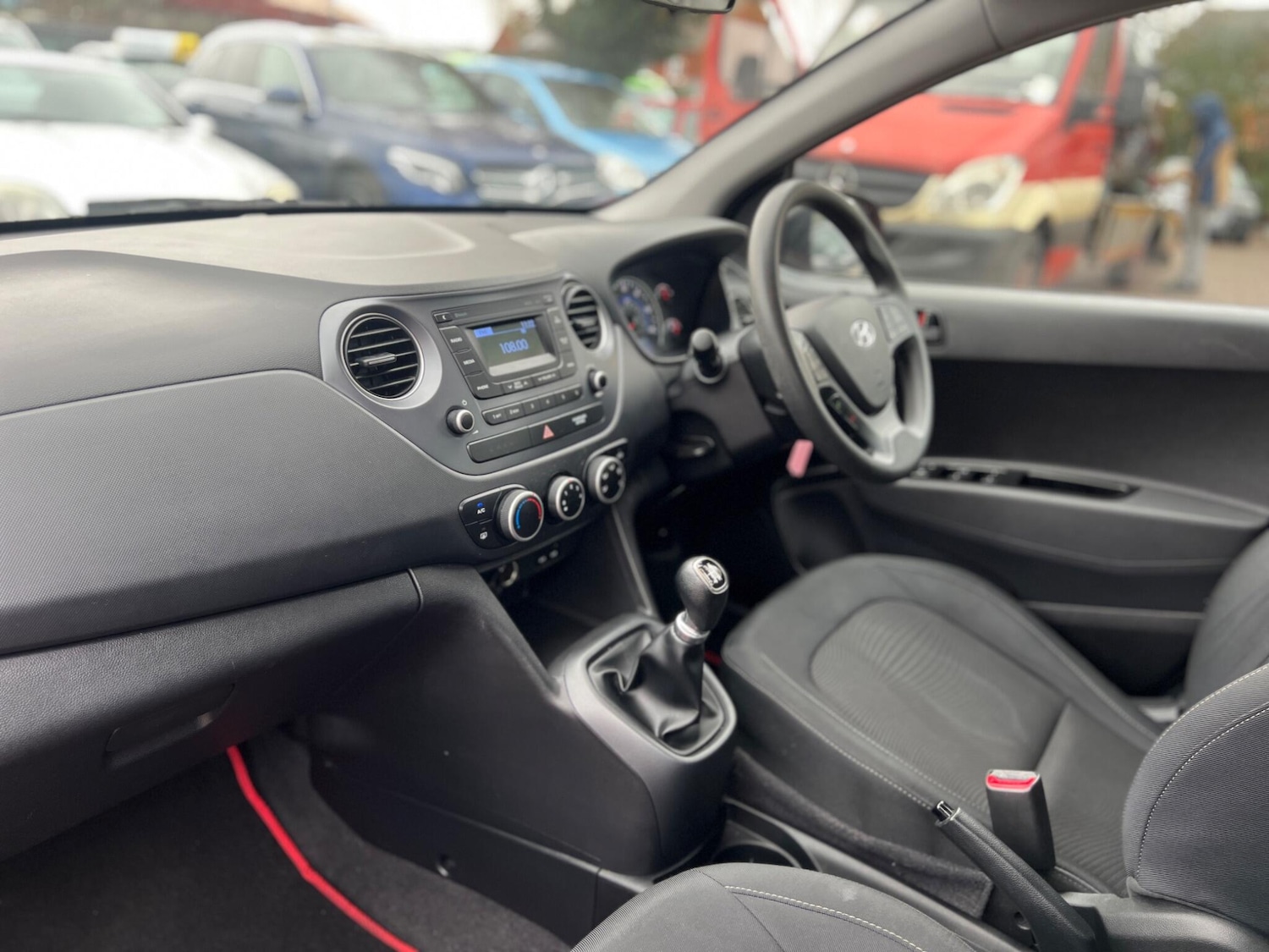 Used Hyundai i10 2017 for sale - 77166825: Photo 10