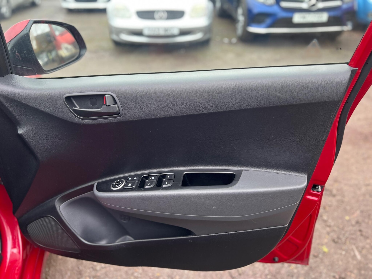 Used Hyundai i10 2017 for sale - 77166825: Photo 18