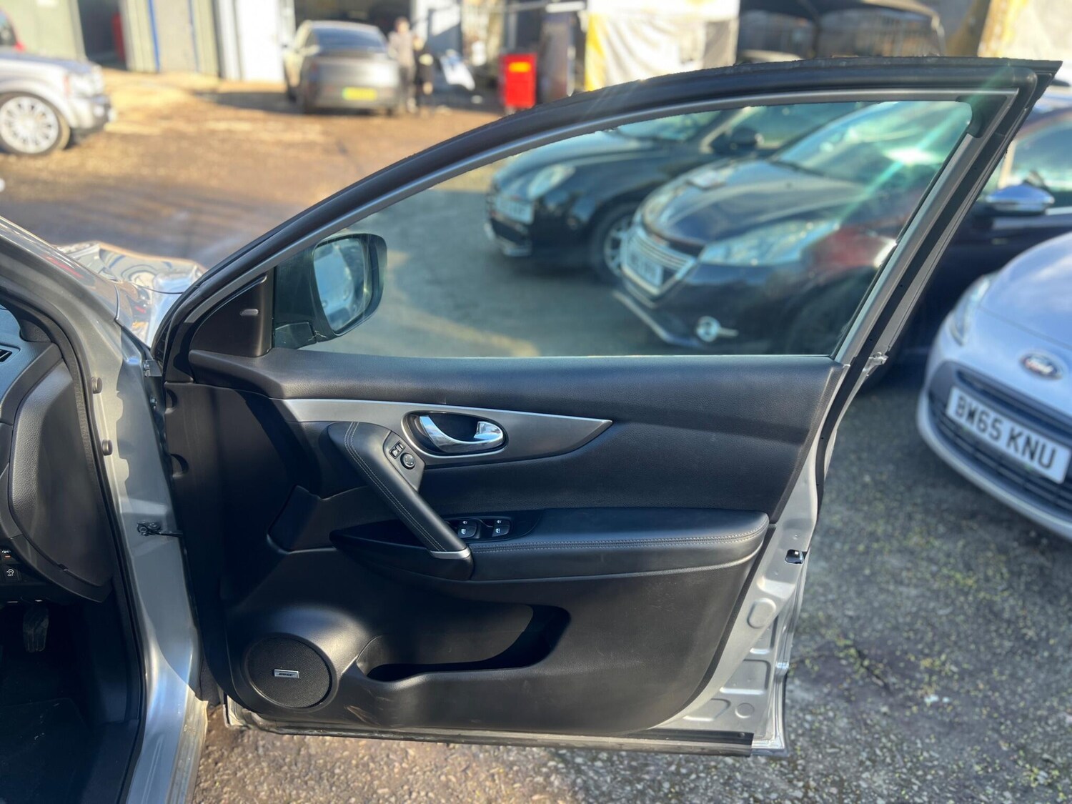 Used Nissan Qashqai 2017 for sale - 77705098: Photo 19