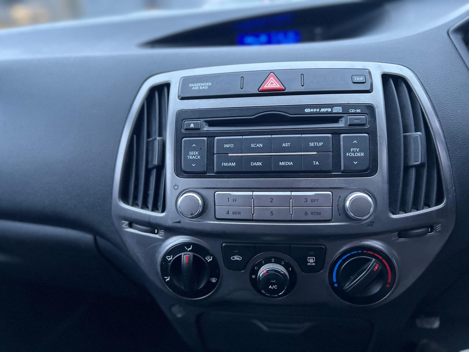 Used Hyundai i20 2013 for sale - 77215488: Photo 31