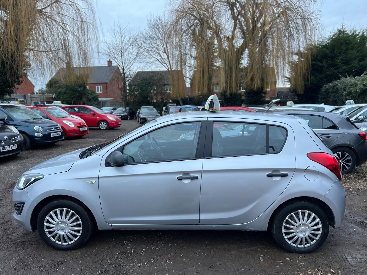 Used Hyundai i20 2013 for sale - 77215488: Photo 8