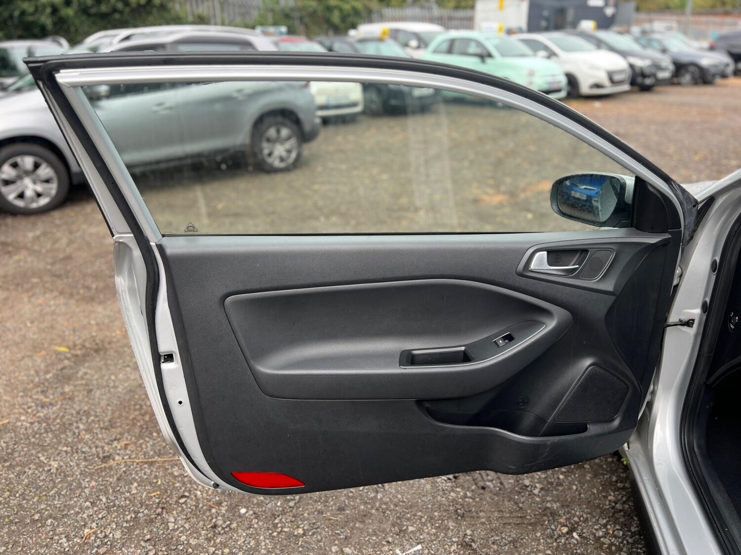 Used Hyundai i20 2015 for sale - 77559778: Photo 11