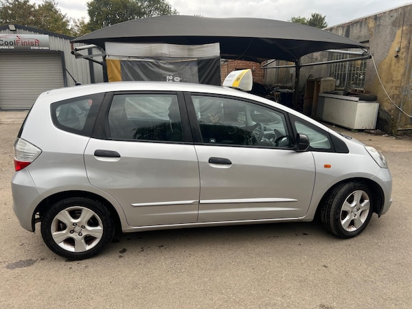 Used Honda Jazz 2010 for sale - 76084551: Photo 8
