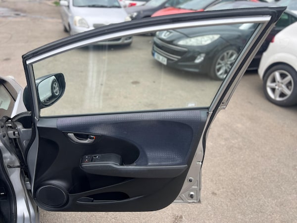 Used Honda Jazz 2010 for sale - 76084551: Photo 9