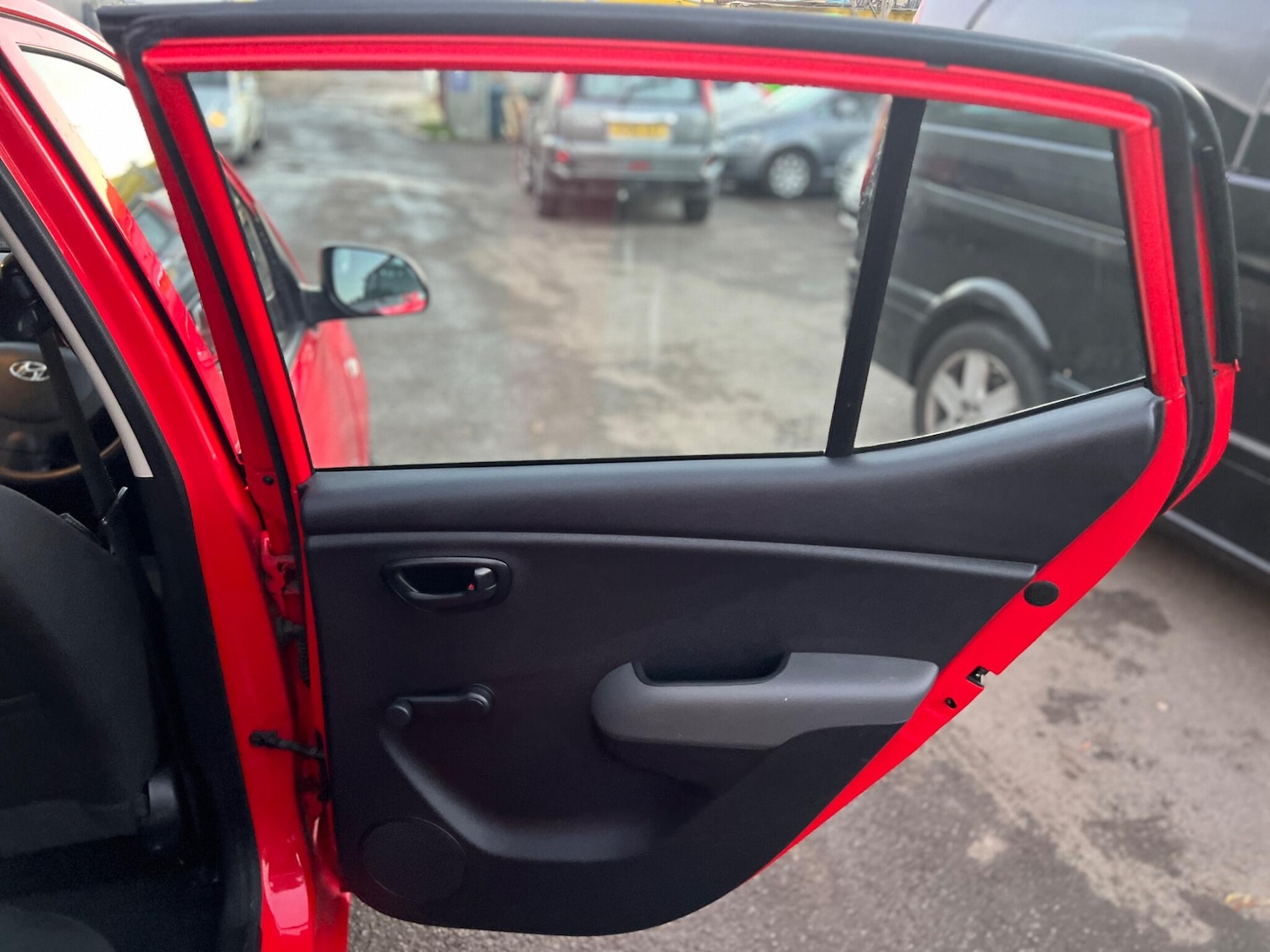 Used Hyundai i10 2011 for sale - 76728095: Photo 14