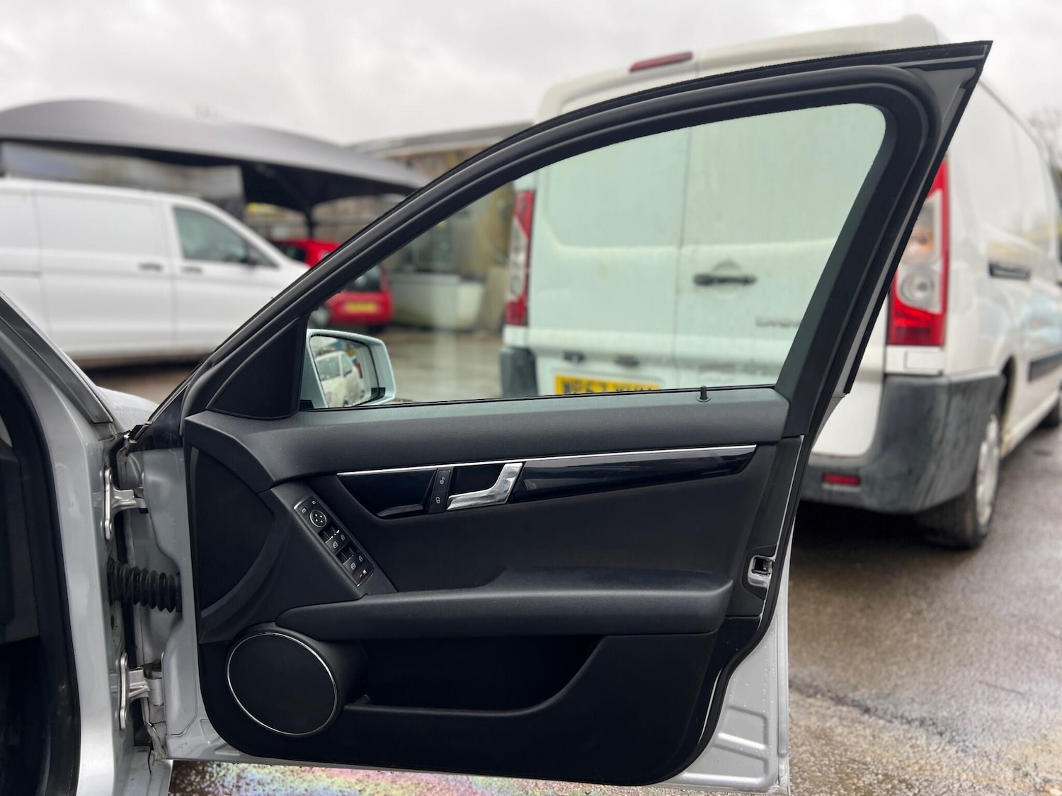 Used Mercedes-Benz C Class 2011 for sale - 77625419: Photo 13