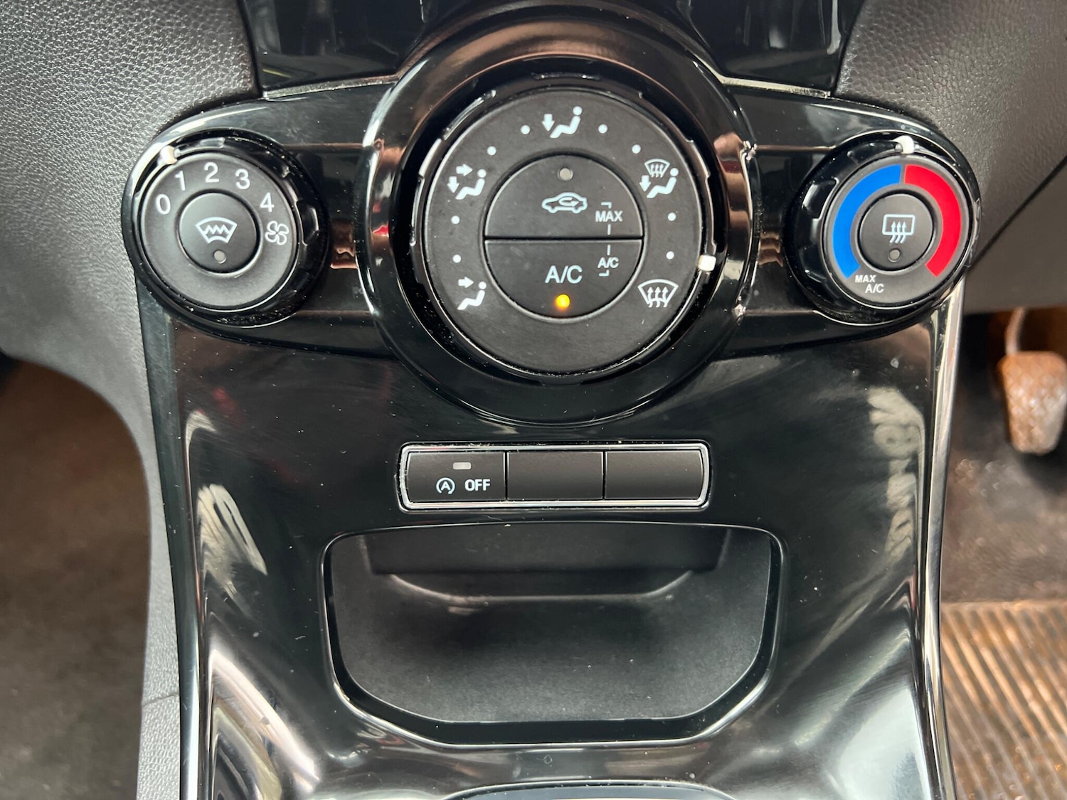 Used Ford Fiesta 2015 for sale - 77625278: Photo 24