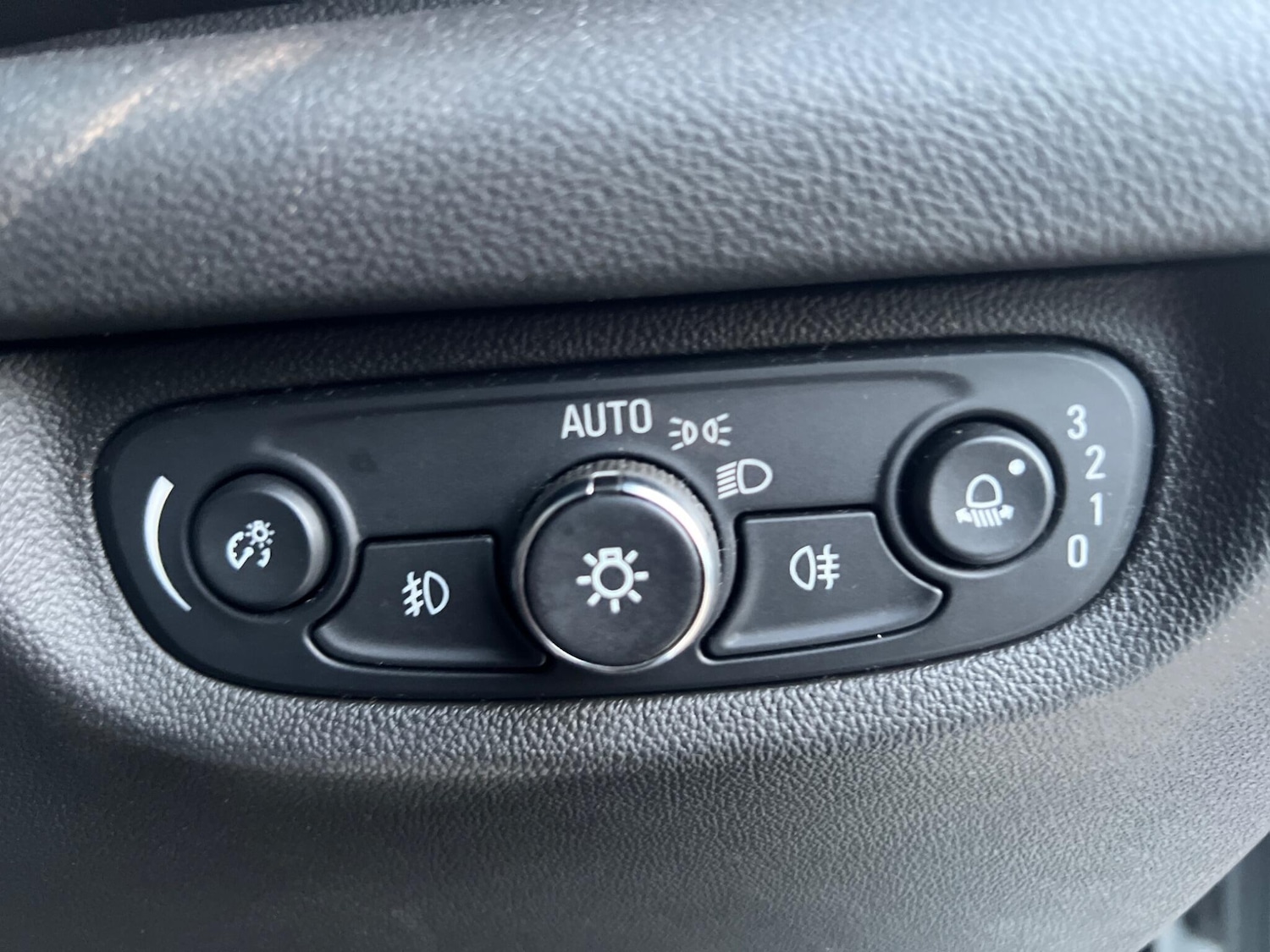 Used Vauxhall Insignia 2017 for sale - 77524928: Photo 25