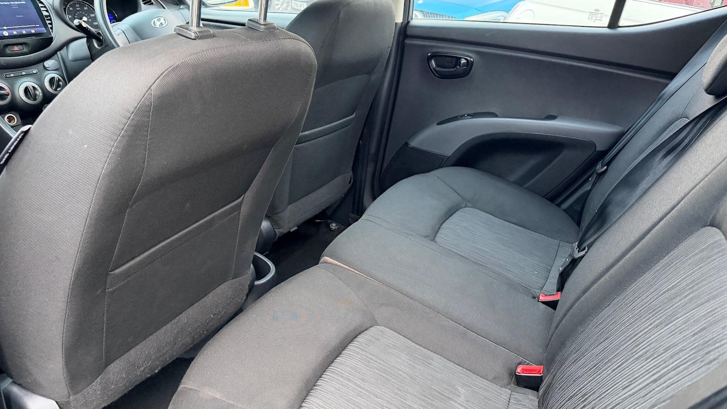 Used Hyundai i10 2014 for sale - 76743318: Photo 20