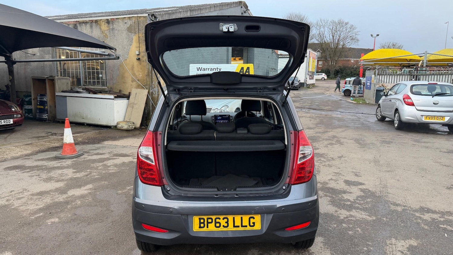 Used Hyundai i10 2014 for sale - 76743318: Photo 21