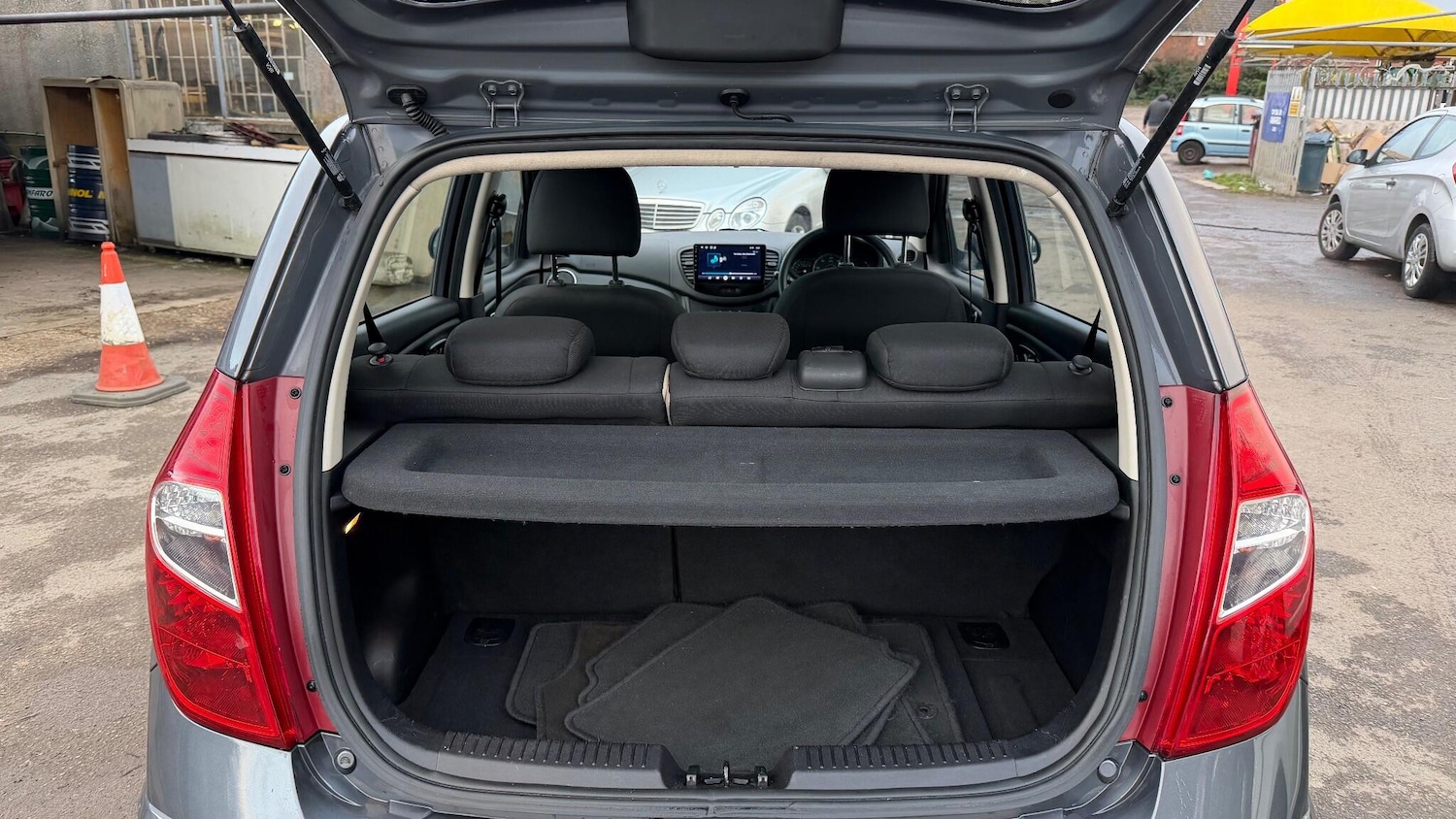 Used Hyundai i10 2014 for sale - 76743318: Photo 30