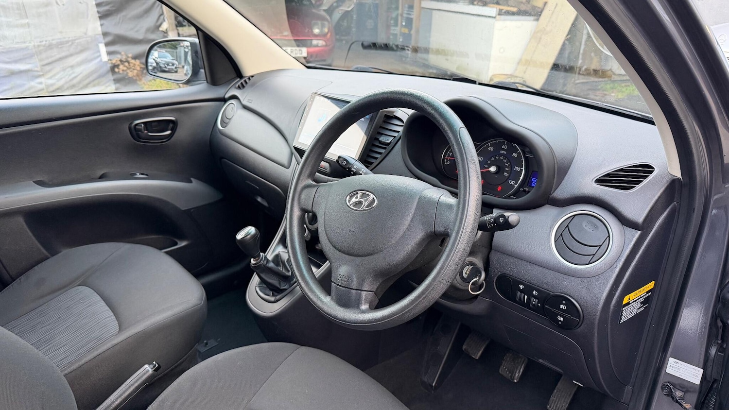 Used Hyundai i10 2014 for sale - 76743318: Photo 31