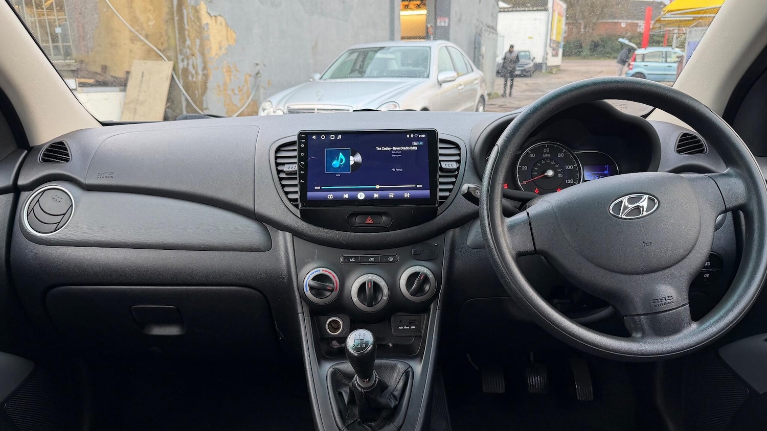 Used Hyundai i10 2014 for sale - 76743318: Photo 33