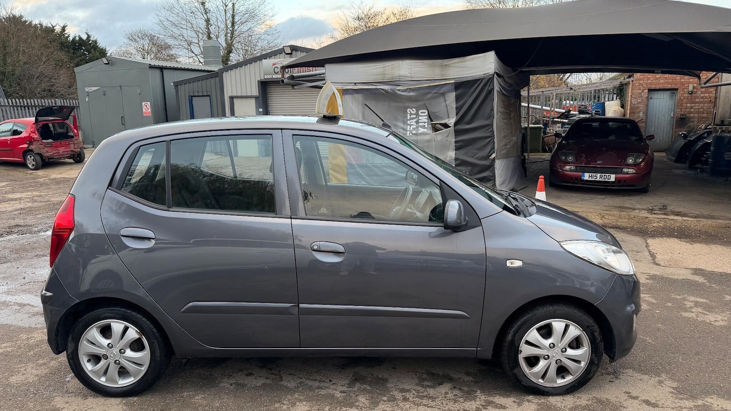 Used Hyundai i10 2014 for sale - 76743318: Photo 9