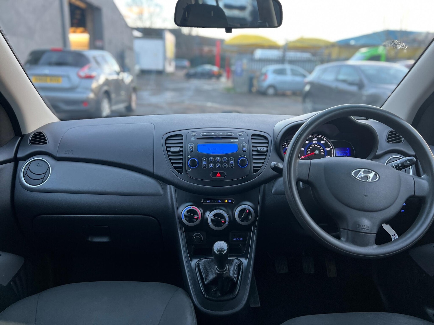 Used Hyundai i10 2011 for sale - 76727139: Photo 23