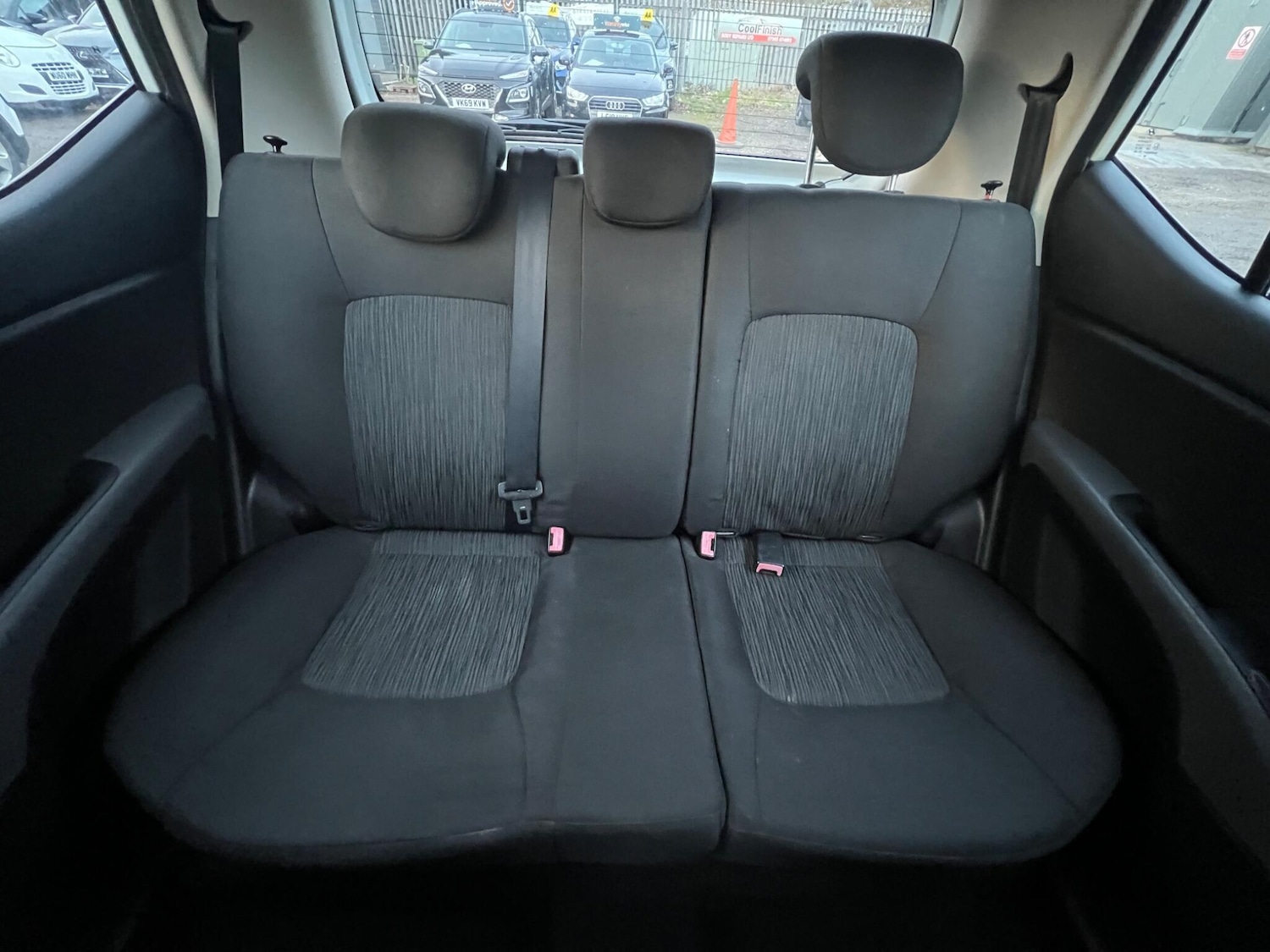 Used Hyundai i10 2011 for sale - 76727139: Photo 24