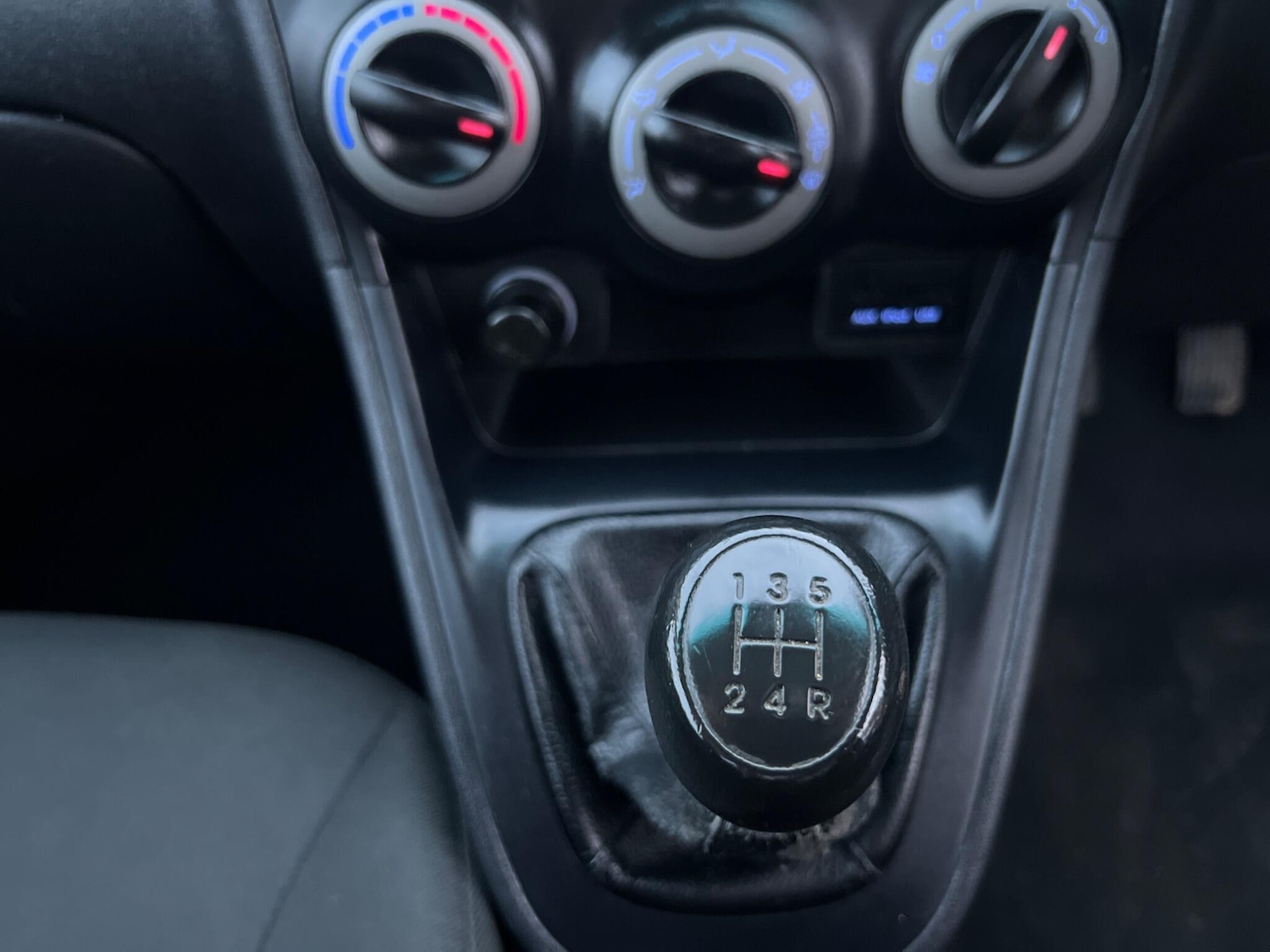 Used Hyundai i10 2011 for sale - 76727139: Photo 27