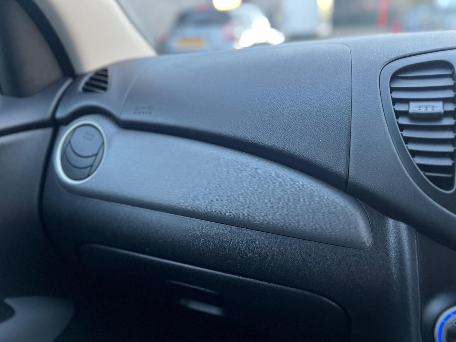 Used Hyundai i10 2011 for sale - 76727139: Photo 30