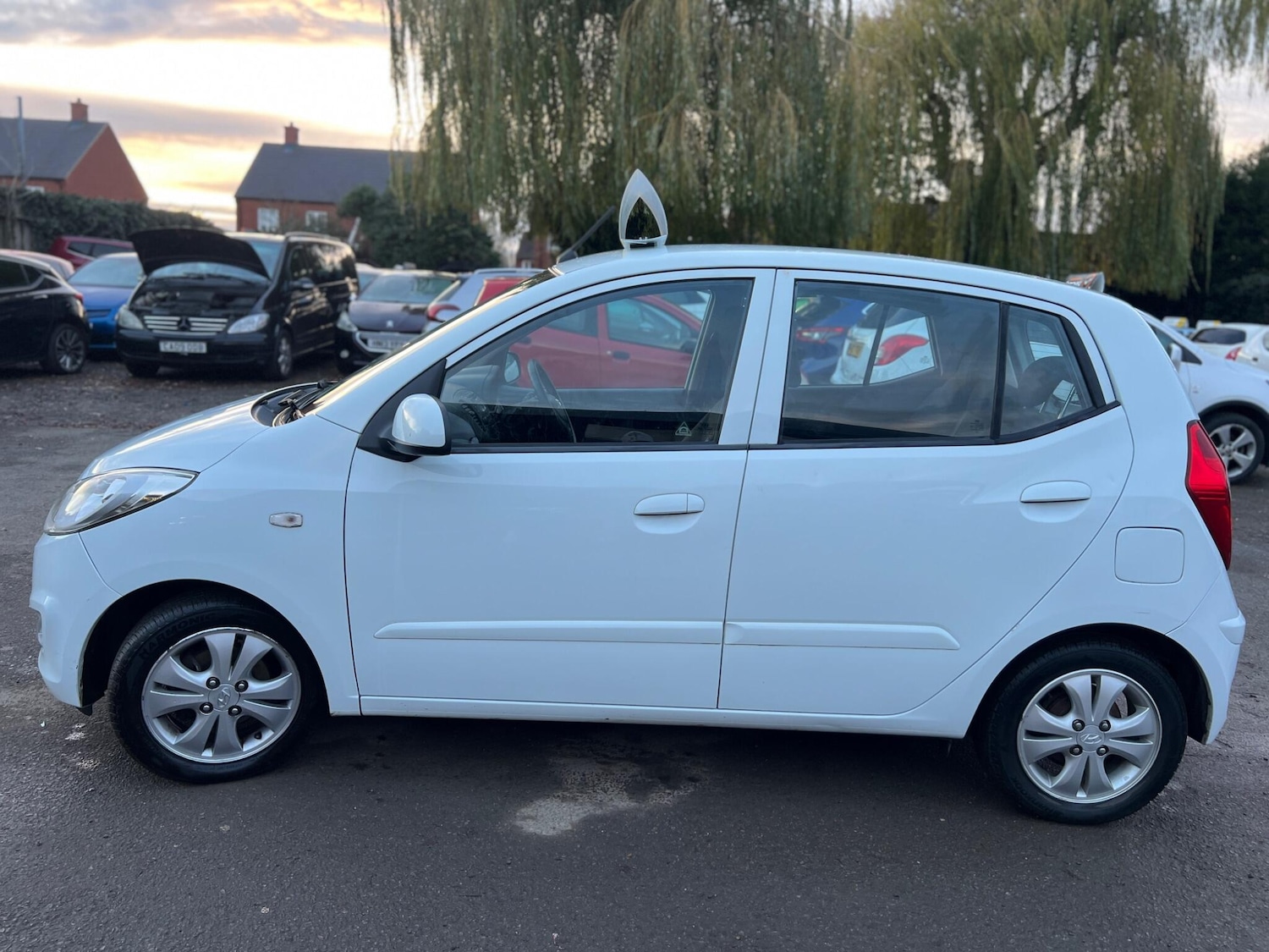 Used Hyundai i10 2011 for sale - 76727139: Photo 8