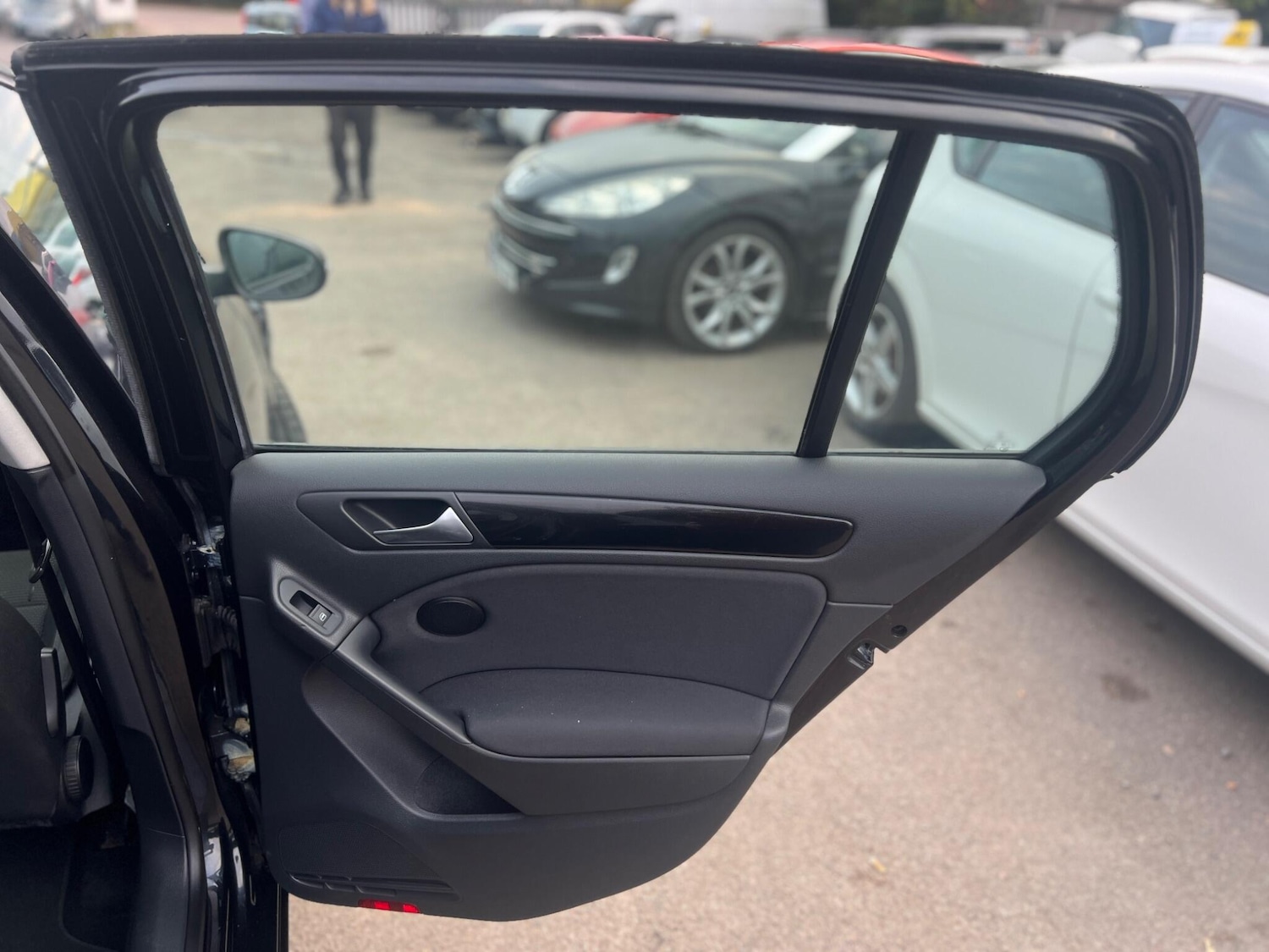 Used Volkswagen Golf 2010 for sale - 76152891: Photo 17