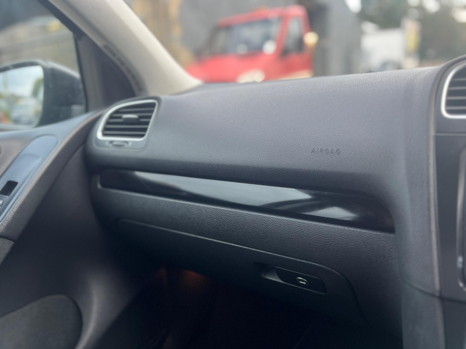 Used Volkswagen Golf 2010 for sale - 76152891: Photo 31