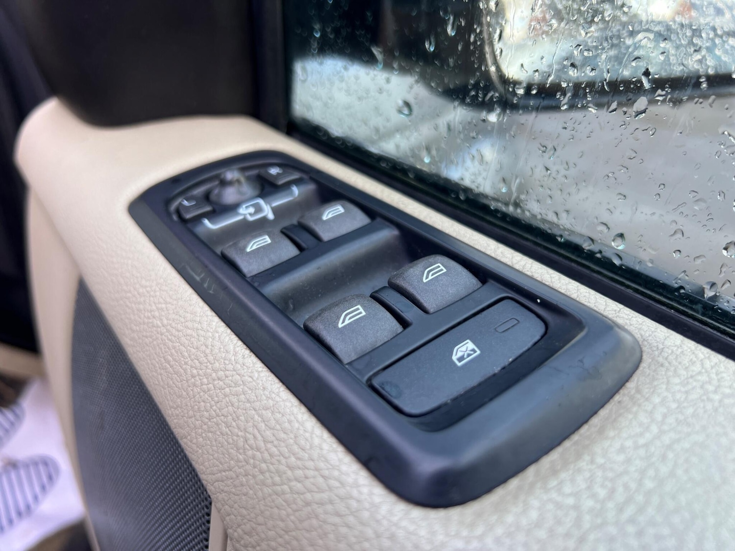 Used Land Rover Discovery 4 2011 for sale - 77574747: Photo 28