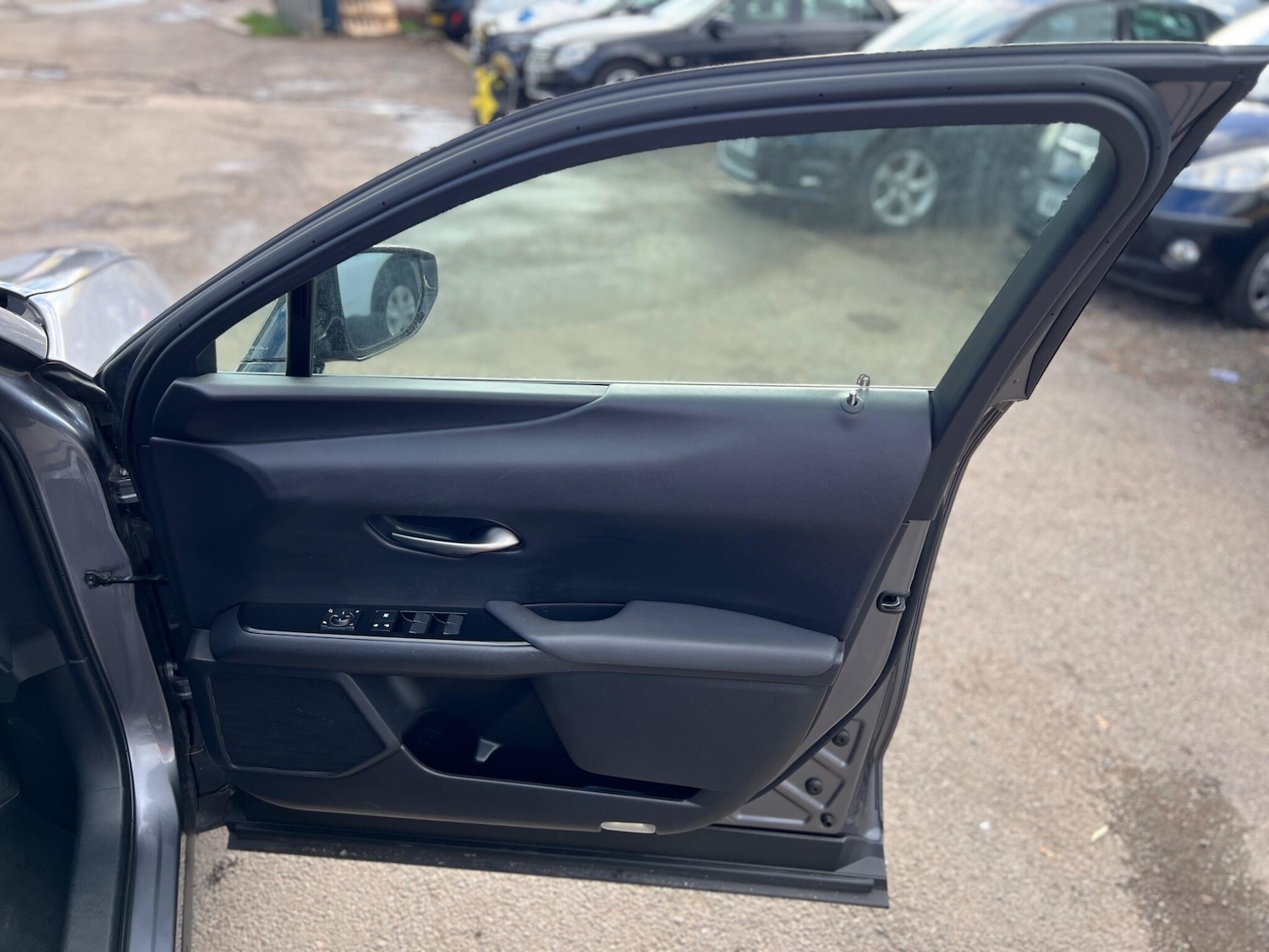 Used Lexus UX 2020 for sale - 76370580: Photo 15