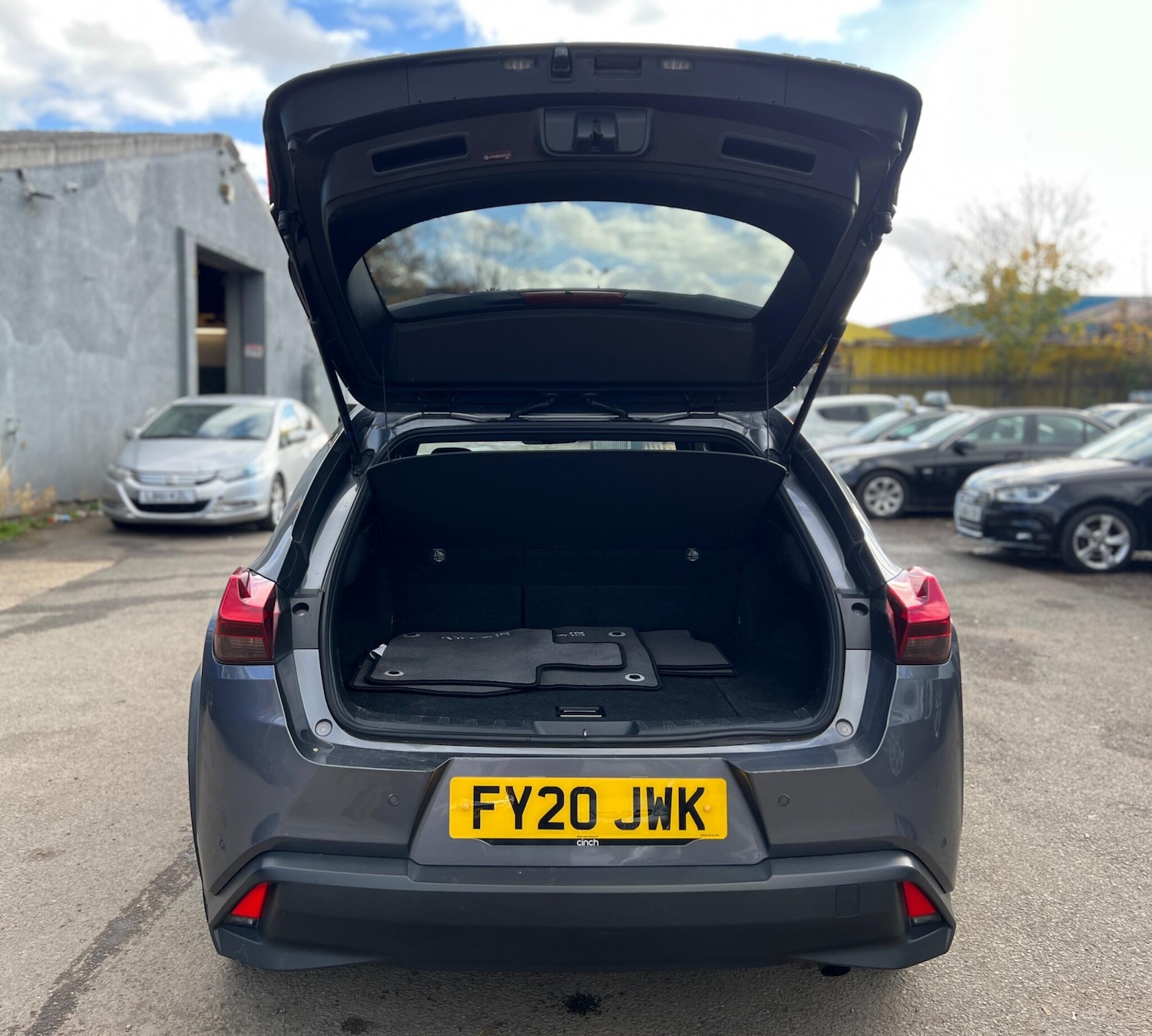 Used Lexus UX 2020 for sale - 76370580: Photo 17