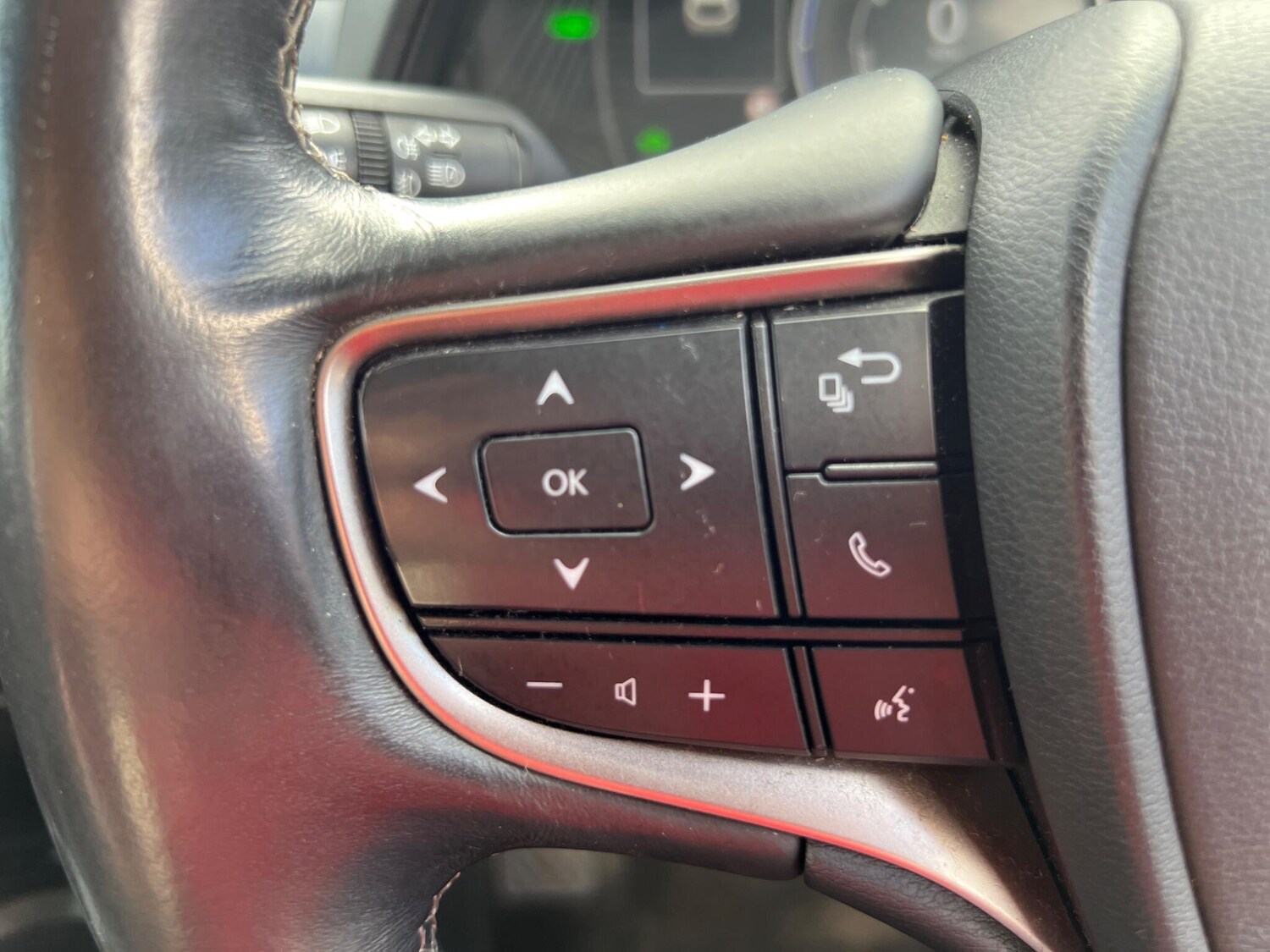 Used Lexus UX 2020 for sale - 76370580: Photo 28