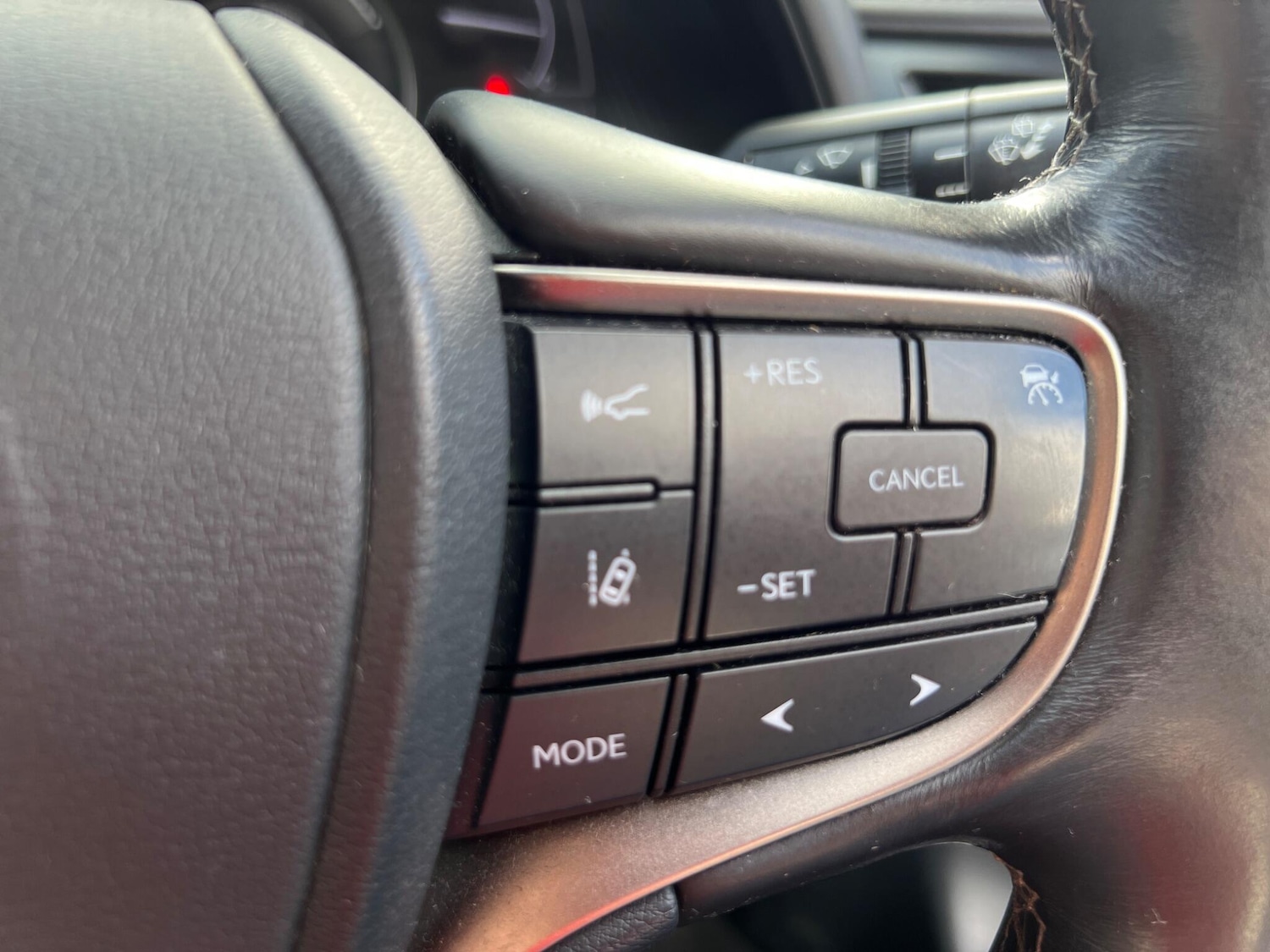 Used Lexus UX 2020 for sale - 76370580: Photo 29