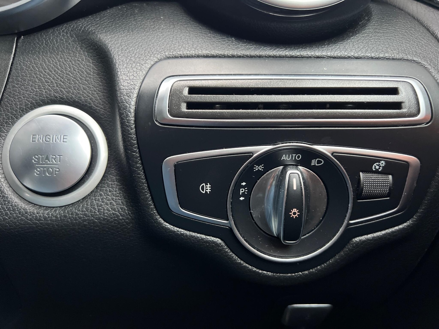 Used Mercedes-Benz GLC 2017 for sale - 76314907: Photo 27