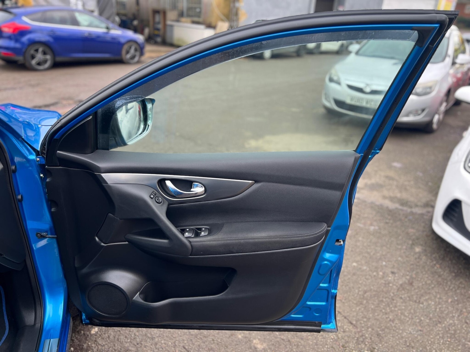 Used Nissan Qashqai 2017 for sale - 77376128: Photo 17