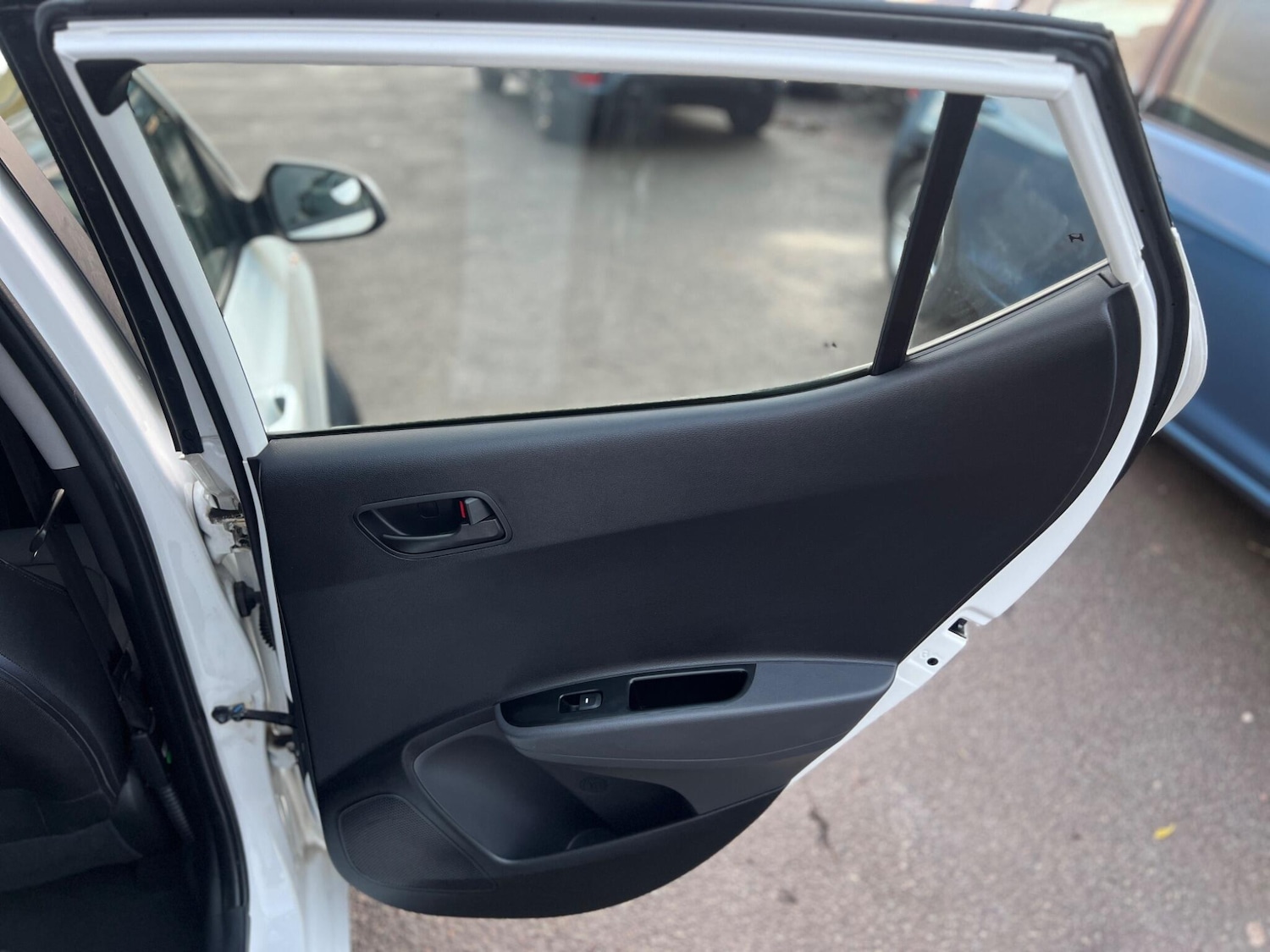 Used Hyundai i10 2018 for sale - 76850221: Photo 14